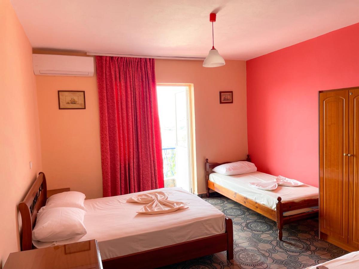 Hostel Andrey Саранда Екстер'єр фото