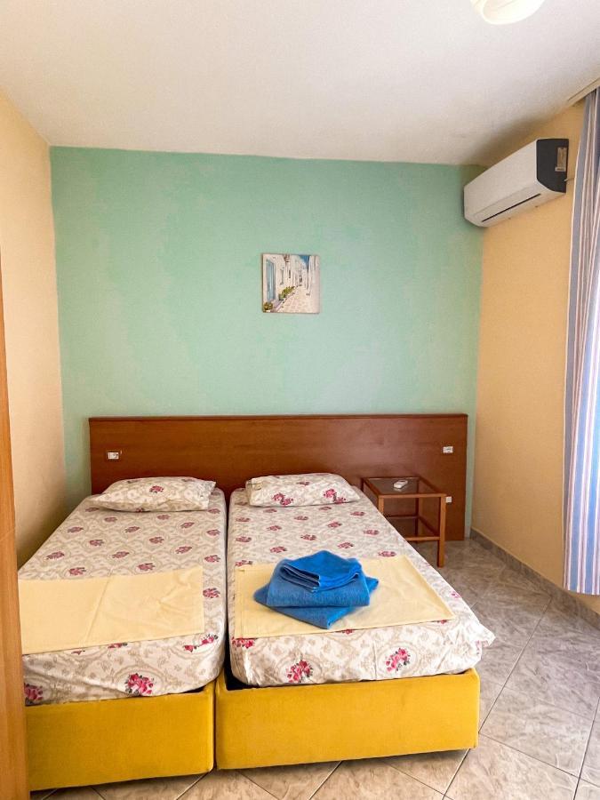 Hostel Andrey Саранда Екстер'єр фото