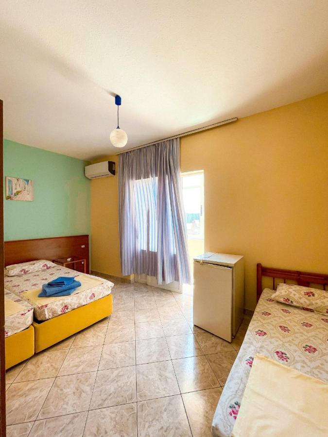 Hostel Andrey Саранда Екстер'єр фото