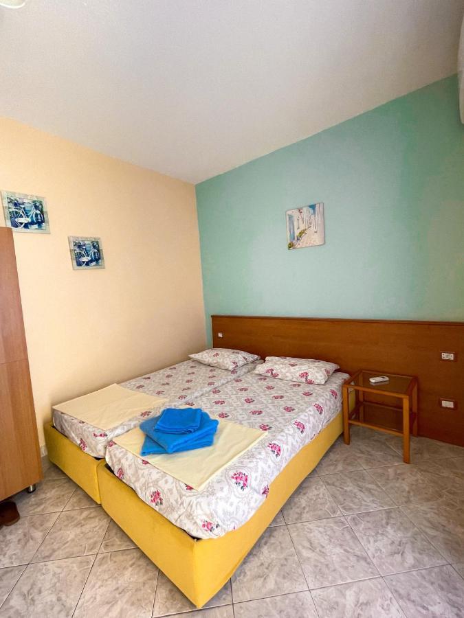 Hostel Andrey Саранда Екстер'єр фото
