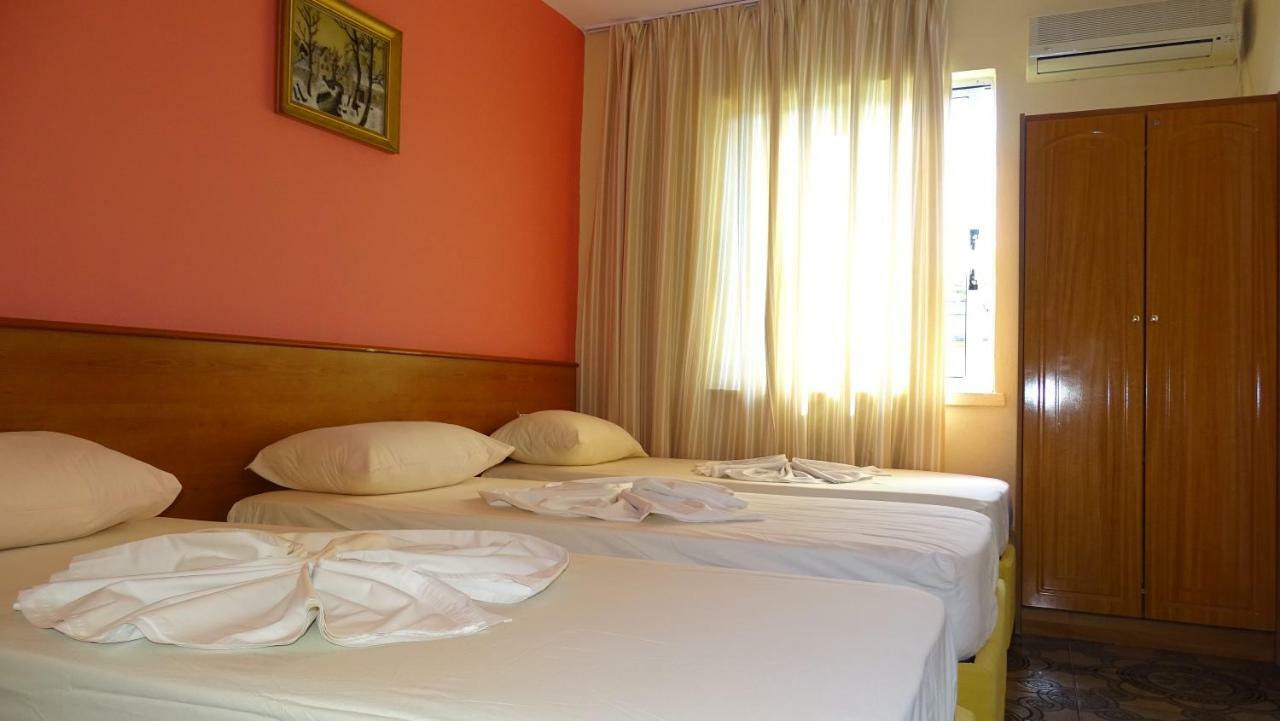 Hostel Andrey Саранда Екстер'єр фото