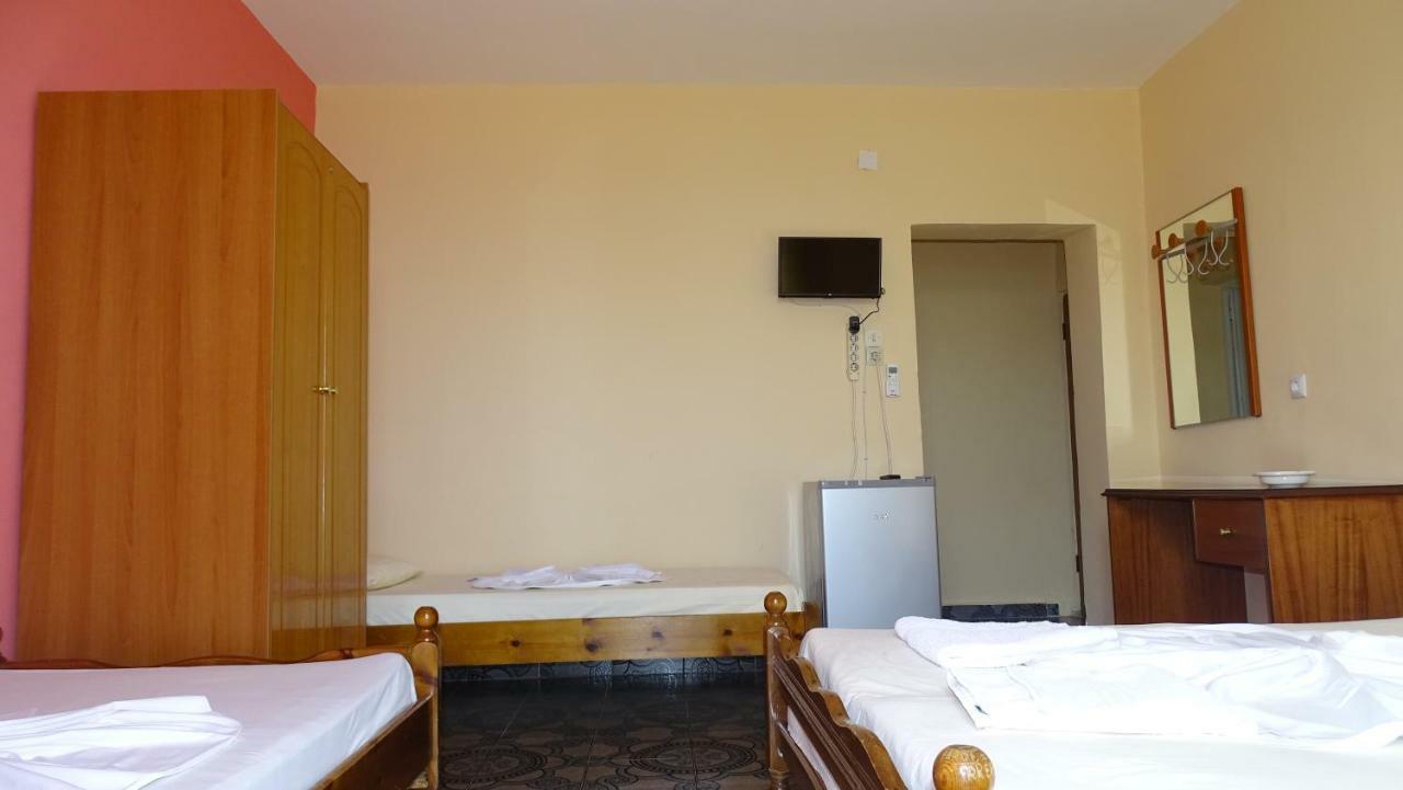 Hostel Andrey Саранда Екстер'єр фото